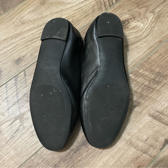 SOLD / Guess Senna Flats - Picture 3 of 7